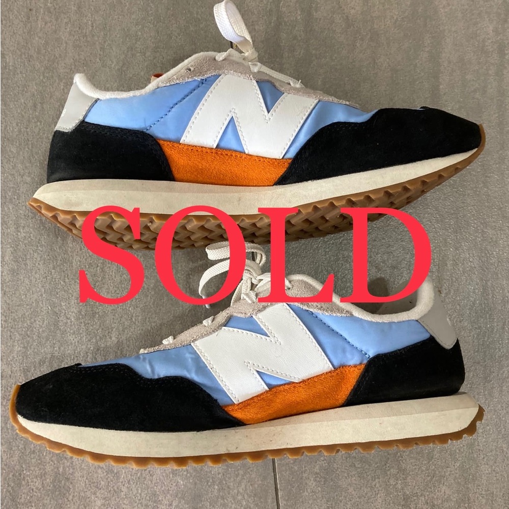 New Balance (NB)- Kids Sneaker SZ 6